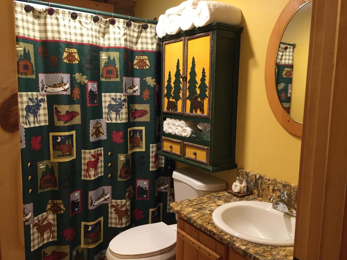 Отель Somers Bay Log Cabin Lodging Экстерьер фото